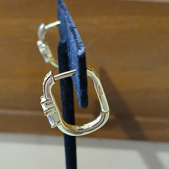 💥 Beautiful Small CZ Carabiner Hoops 💥14K Gold over Brass💥 - Picture 3 of 13